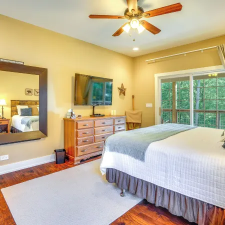 Rustic Retreat in Cadiz on Lake Barkley Hotéis em Trigg County