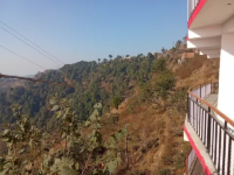 シュリ サティヤ サイ ホームステイ