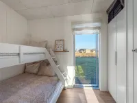 "Vanna" - 1.2km from the Sea