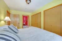 2 Mi to Main Street! Cozy Burlington Guest Suite -  Ferienwohnungen
