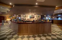 鏈條賽跑者住宿-馬斯頓旅館 - 酒吧