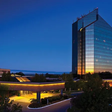 Boardman Riverfront Retreat Close to Downtown TC 800