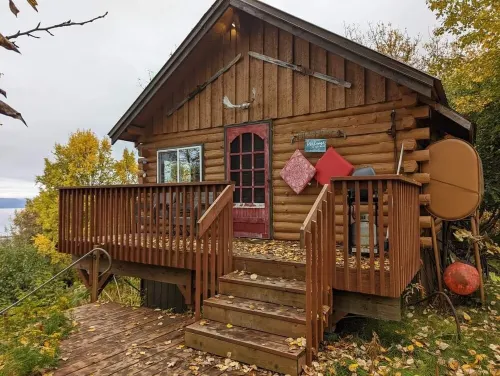 Private Cabin with a View!