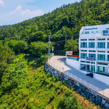 Yeosu Moine Pool Villa