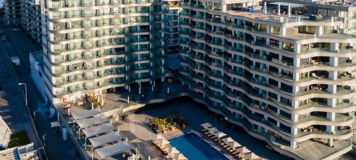 โรงแรม คราวน์ พลาซ่า คอนสตันตา มามายา บีช บาย IHG โรงแรมในคอนสตันตา