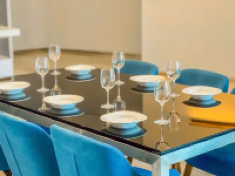 UH FLAT HOTELS & RESORTS PINETREE