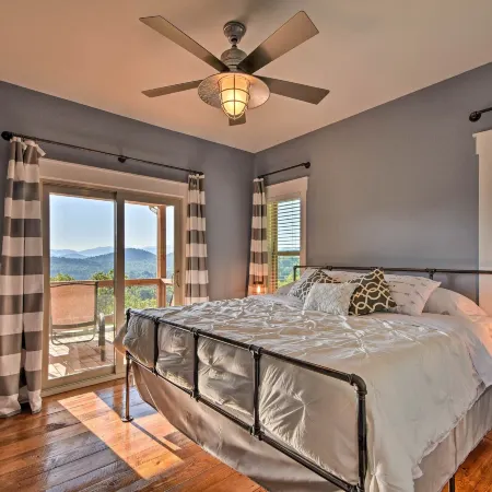 Hiawassee Home w/ Views < 1 Mi to Lake Chatuge