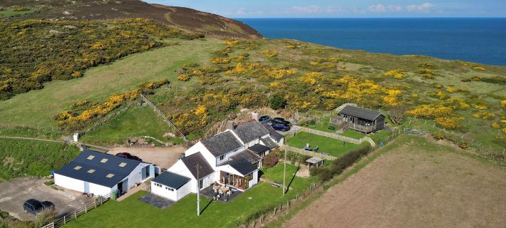 Coastal Retreat on Wales Path With Sea Views Hotels in Pwllheli