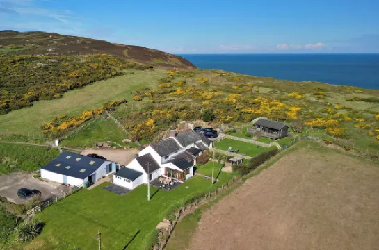 Coastal Retreat on Wales Path With Sea Views