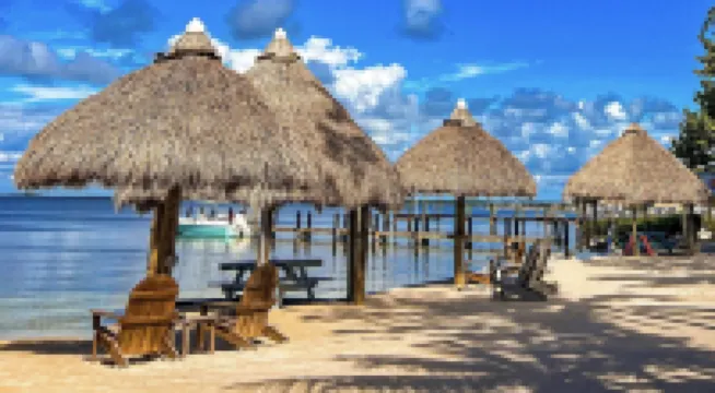 ซันเซ็ตโคฟบีชรีสอร์ท