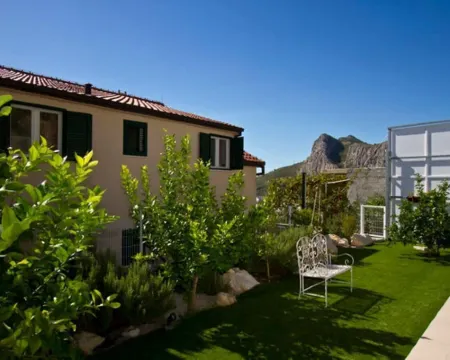 House Miho Hotels in Omiš