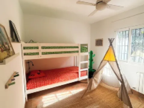 Andalusian detached villa with pool, sea & mountain views, and stunning sunsets Hoteles en Cómpeta