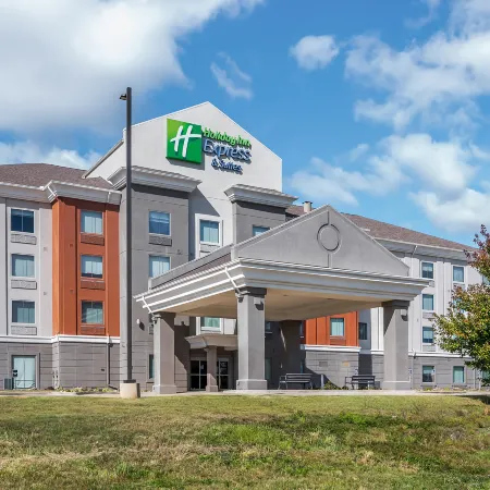 Holiday Inn Express & Suites MORRILTON by IHG