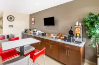 Econo Lodge Baton Rouge University Area - breakfast