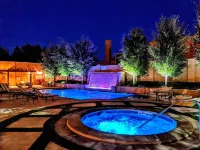 Hotel Settles - Hot Tub