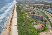 Oceanview Top-floor Penthouse in Surf Club Beach Pool Access - Wifi
