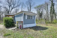 6 Mi to Fort Knox! Rural Family Home, Pets Welcome - 2-Star