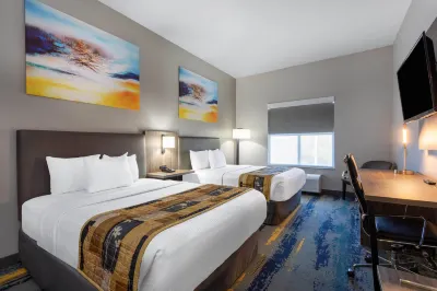 La Quinta Inn & Suites by Wyndham Tampa Central Hotel berhampiran Zoo Lowry park