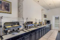 Clarion Inn & Suites Central Clearwater Beach - breakfast