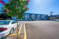Unicorn Inn by OYO Portland - parking