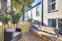 Water View! Walkable Gem Near Bayshore Boulevard - Apartment