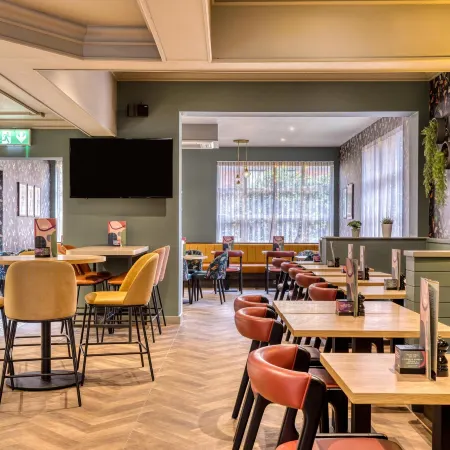 Premier Inn Birmingham City - Aston Отели рядом с достопримечательностью «Железнодорожный вокзал Уиттона»