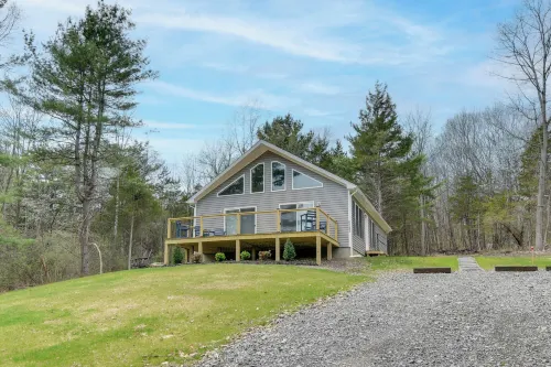 Beautiful Sunrise Views! Quiet Keuka Lake Escape - 3-Star