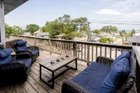Hampton House • w/Hot Tub • Sleeps 16 • Luxury Beach Escape