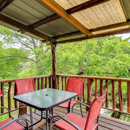 1/2 Mile to Turner Falls: 'Cedar Falls Cabin 5'