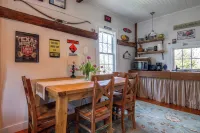 Ping-pong & Fire Pit! Renovated Marshfield Cottage - 4 stelle