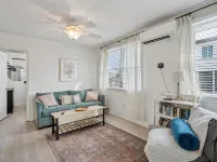 Oceanblock & Downtown Bethany - 2 bed / 1 bathroom with Private Sun Porch Hotels in Bethany Beach
