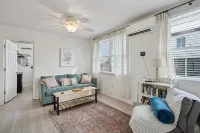 Oceanblock & Downtown Bethany - 2 bed / 1 bathroom with Private Sun Porch
