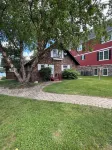Charming 4-Bedroom Cottage on Fabulous Diamond Lake! Just Remodeled! WiFi & AC