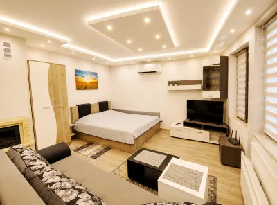 Elegant Ground-Floor Studio with Covered Terrace and Direct Access to Nature Hotels in 