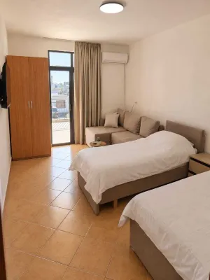 2BR Near Beach  Big Terrace Free Parking