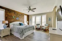 Beachfront Paradise w/ Pool on St. George Island! - Parkplatz