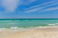 Playin Hooky 4 Bedroom Home by RedAwning - Parvekkeita