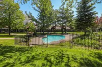 Super 8 by Wyndham Gananoque        Country Squire Resort - Pool