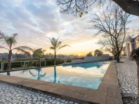 Anew Hotel & Convention Centre or Tambo Johannesburg - Pools