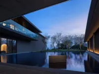 GOTO RETREAT ray by Onko Chishin - Ocean View