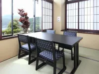 Okuine Onsen Aburaya - parking