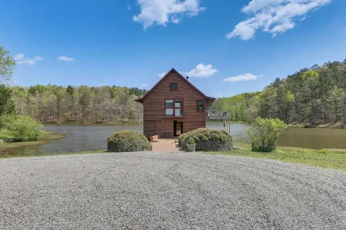 2 Docks and Paddleboard Lakefront Alabama Retreat! -  Privatzimmer