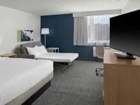 Spark by Hilton Kansas City Plaza Streetcar Hotels near Hyde Park