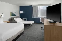 Spark by Hilton Kansas City Plaza Streetcar - 2-Star