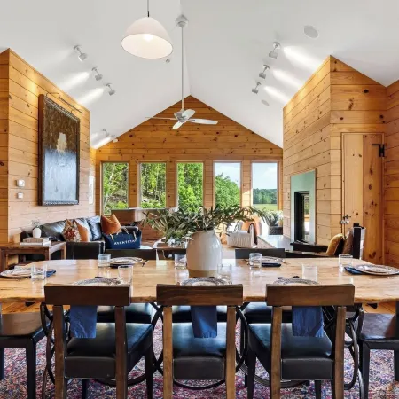 Ashokan Acres by Avantstay Private 125-acre Retreat Pond + Hot Tub + Sauna + Trails