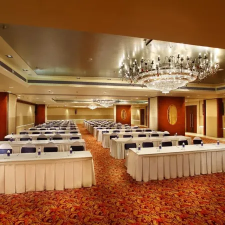 Mahagun Sarovar Portico Suites