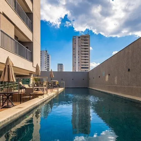 Apts in a Building With Pool and Gym - GRL