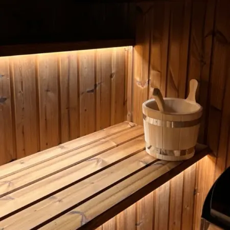 Large Holiday Villa With Garden, Sauna and Jacuzzi