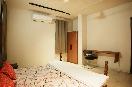 A mango tree stay - 2-Star