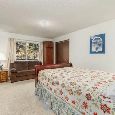 Downtown Girdwood Condo Close to Everything Hotels near Chair 6